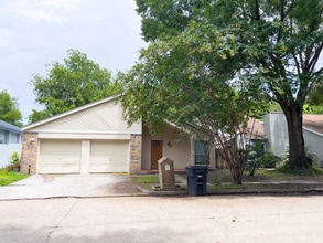 Building Photo - 2827 Waypark Dr