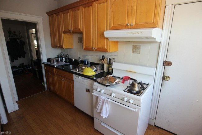 Foto del edificio - 256 Corey Rd