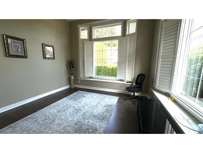 Building Photo - 15395 36