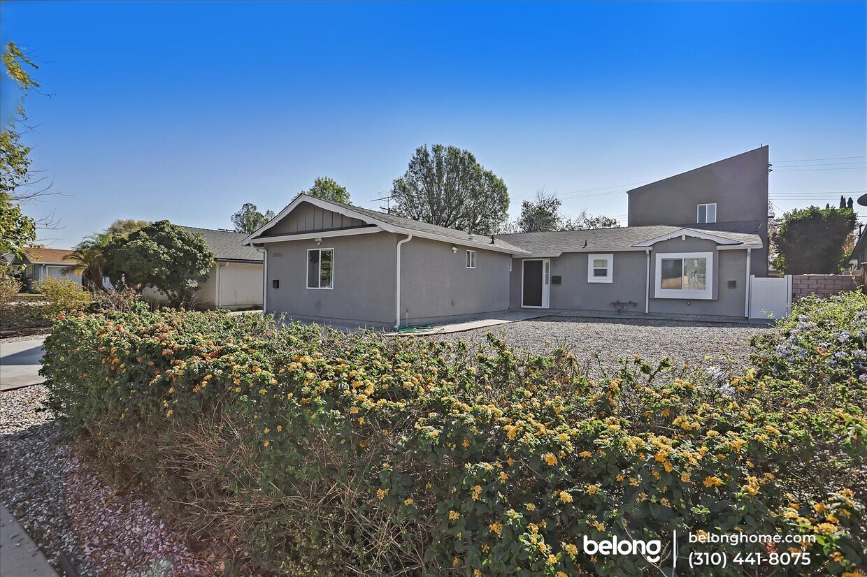 Primary Photo - 23924 Haynes St