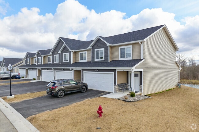Building Photo - Kings Crossing Townhomes