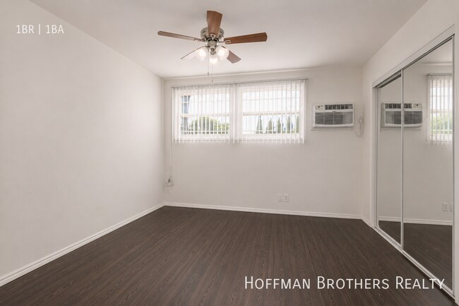 Foto del edificio - 2001 Beachwood Dr