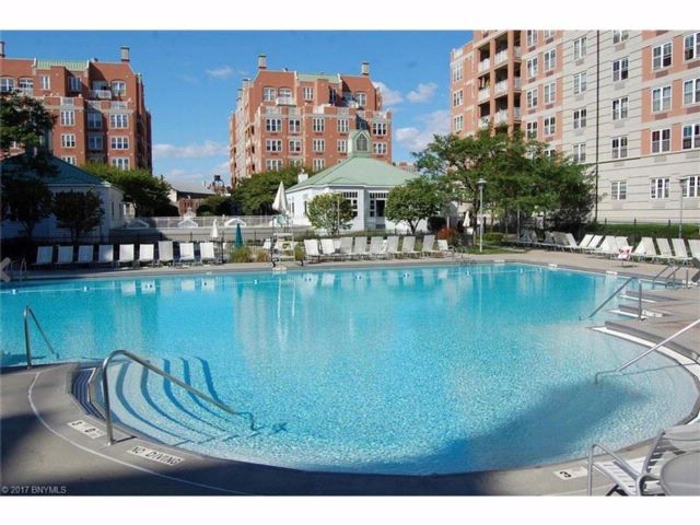 Foto del edificio - 150 Oceana Dr W