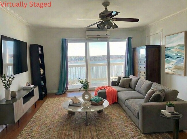 Foto del edificio - STUDIO CONDO WITH A MILLION DOLLAR LAKE VIEW