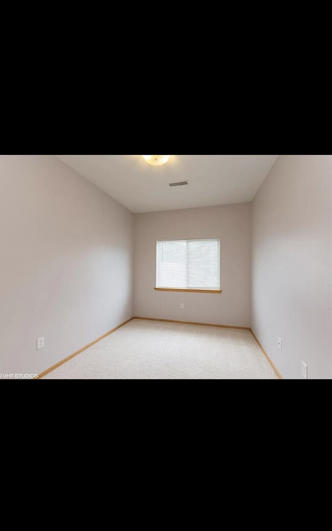 Bedroom - 1920 Rockford Rd SW