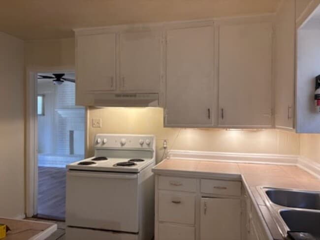 Building Photo - 3359 Suncrest Dr