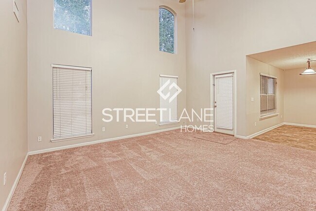 Building Photo - NOW OFFERING FIRST FULL MONTH FREE!