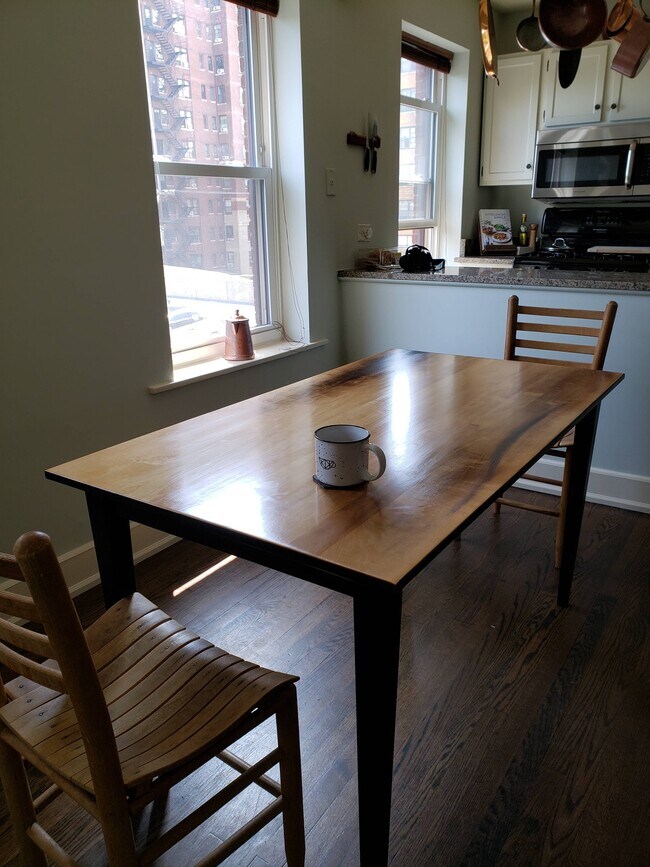 Dining Room - 861-3E W Carmen Ave