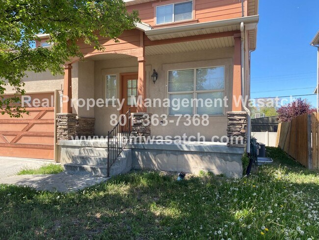 Foto del edificio - Great 4 bedroom 2 bath West Valley Home