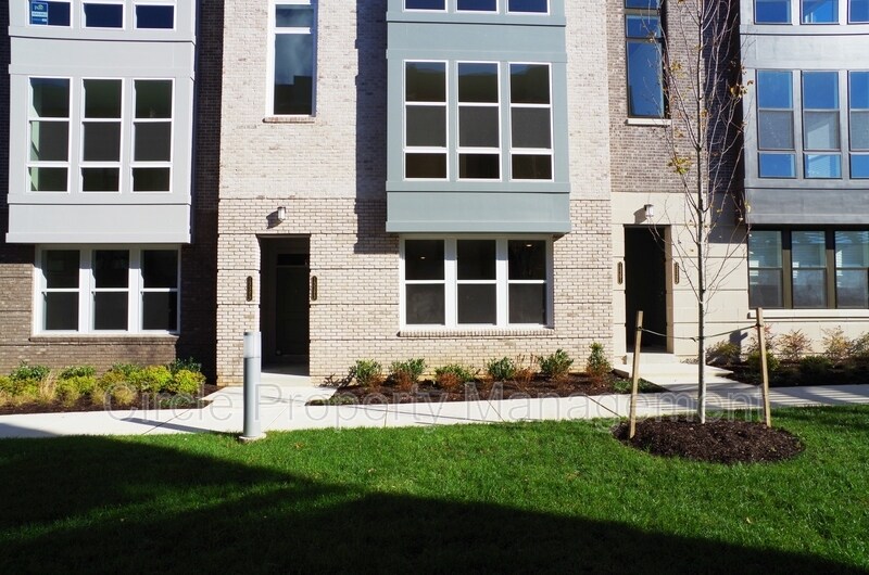 13393 Launders St, Herndon, VA 20171 Condo for Rent in Herndon, VA