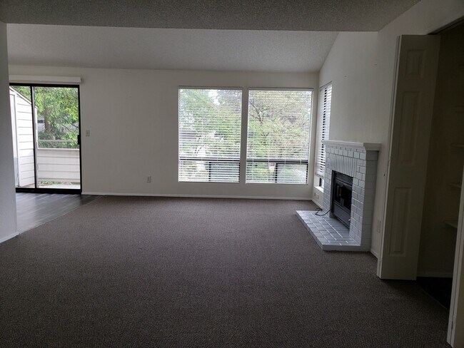 Foto del edificio - Sunwood Condo town home community -  Tukwi...
