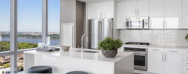 Foto del edificio - 7701 River Rd