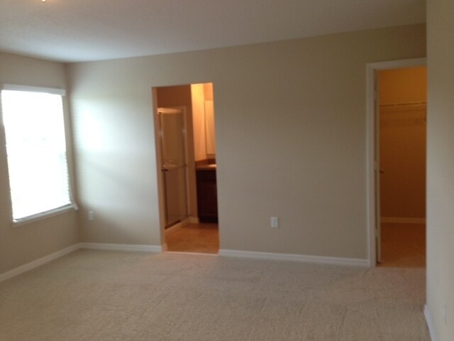 Foto del edificio - Beautiful 3 bedroom, 2.5 bath townhouse in...