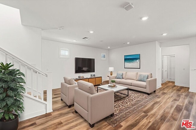 Foto del edificio - 12329 Primrose Ave