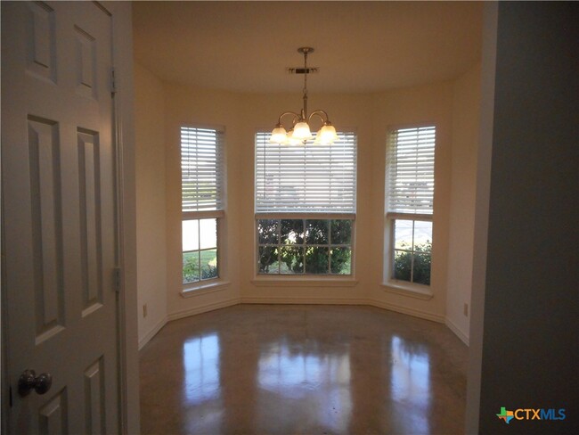 Building Photo - 106 Gemini Ct