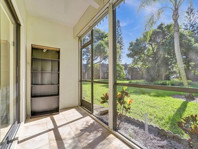 Foto del edificio - 3109 Oakland Shores Dr