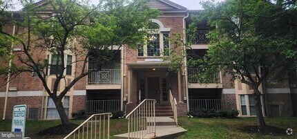 Building Photo - 3500 Thomas Pointe Ct