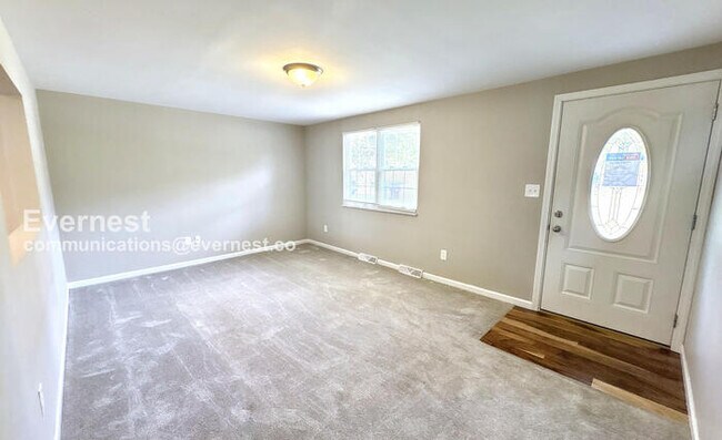 Foto del edificio - 588 Catskill Dr