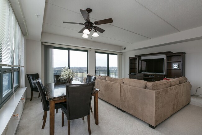 Foto del edificio - 6420 Double Eagle Dr