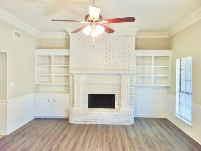 Building Photo - Beautiful Home for Lease!