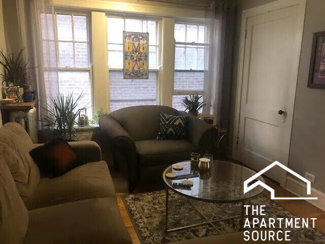 Building Photo - 1333 W Carmen Ave