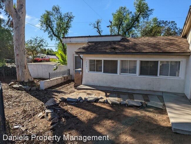 Foto del edificio - 2 br, 1.5 bath House - 2221 Suncrest Blvd.