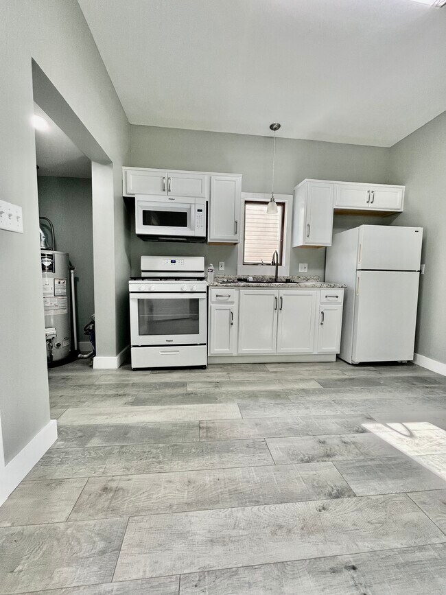Foto del edificio - 117 W Hemlock St