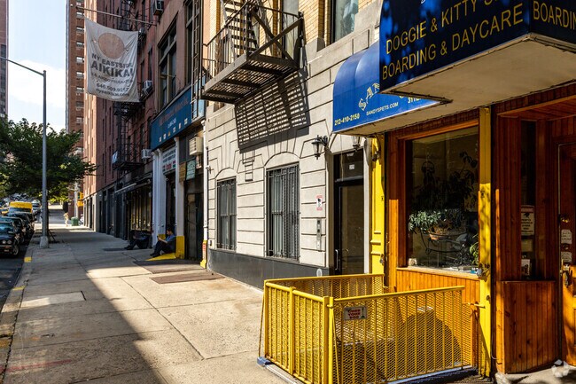 Building Photo - 309 E 92nd St