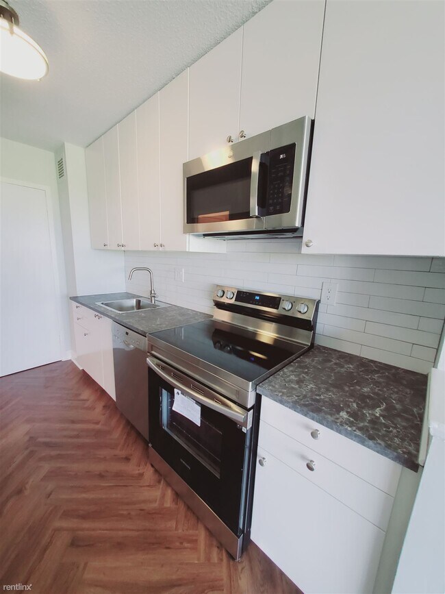 Building Photo - 1 br, 1 bath Condo - Hayes House