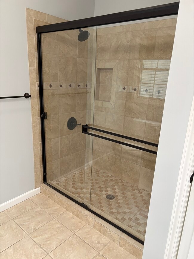 Master bath - 409 Arabela Ct