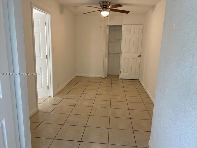 Building Photo - 2336 Taft St