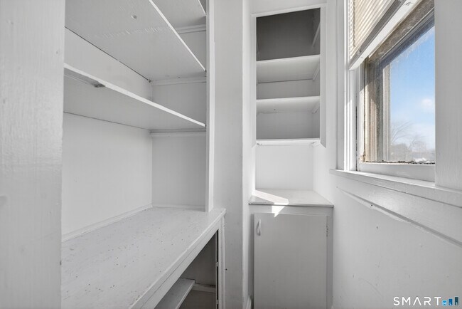 Building Photo - 1442 Wood Ave