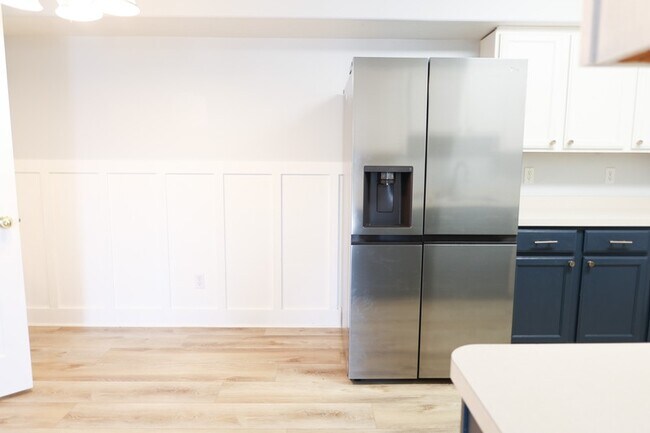 Foto del edificio - 8116 N Ridge Loop W