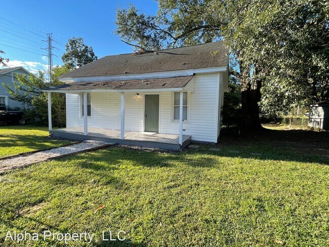 Building Photo - 2 br, 1 bath House - 4 Stewart Ave