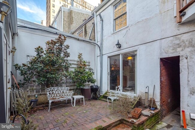 Building Photo - 2013 Moravian St