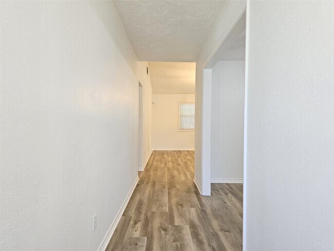Foto del edificio - 10615 Heatherford Dr