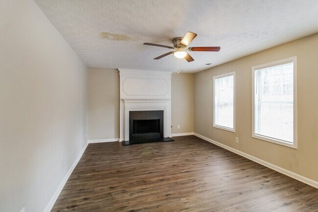 Building Photo - 3392 Kittery Dr SW