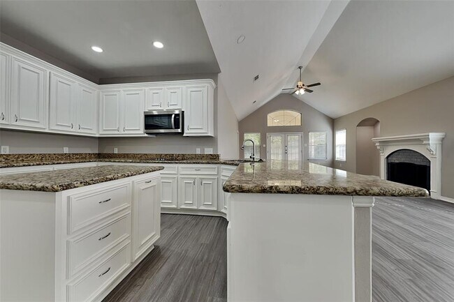 Foto del edificio - 536 Springwood Dr