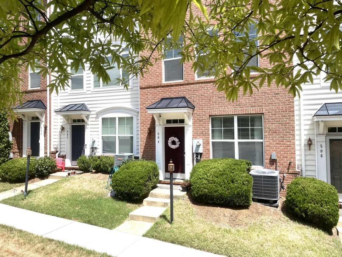 Primary Photo - 504 Ava Way