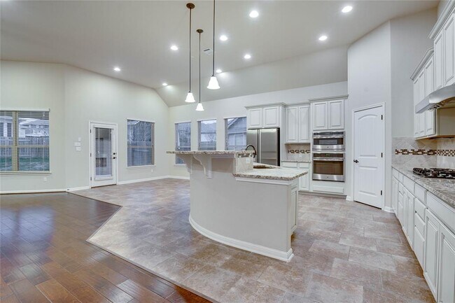 Building Photo - 6229 Lake Teravista Way
