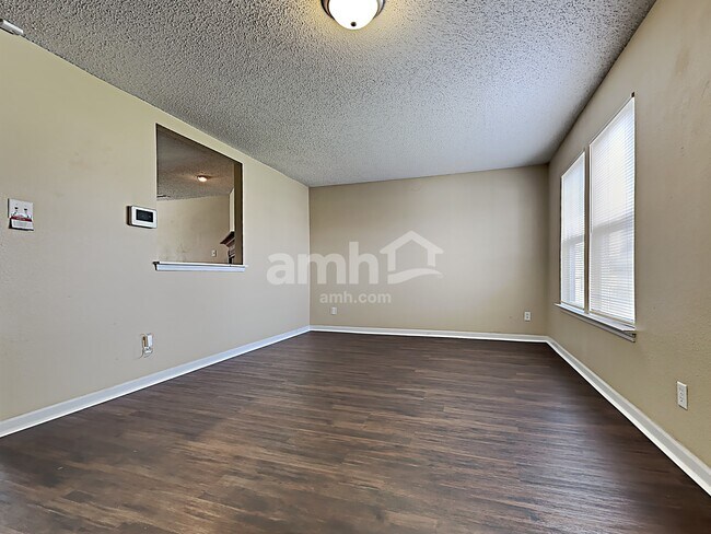 Foto del edificio - 356 Sunbeam Ln