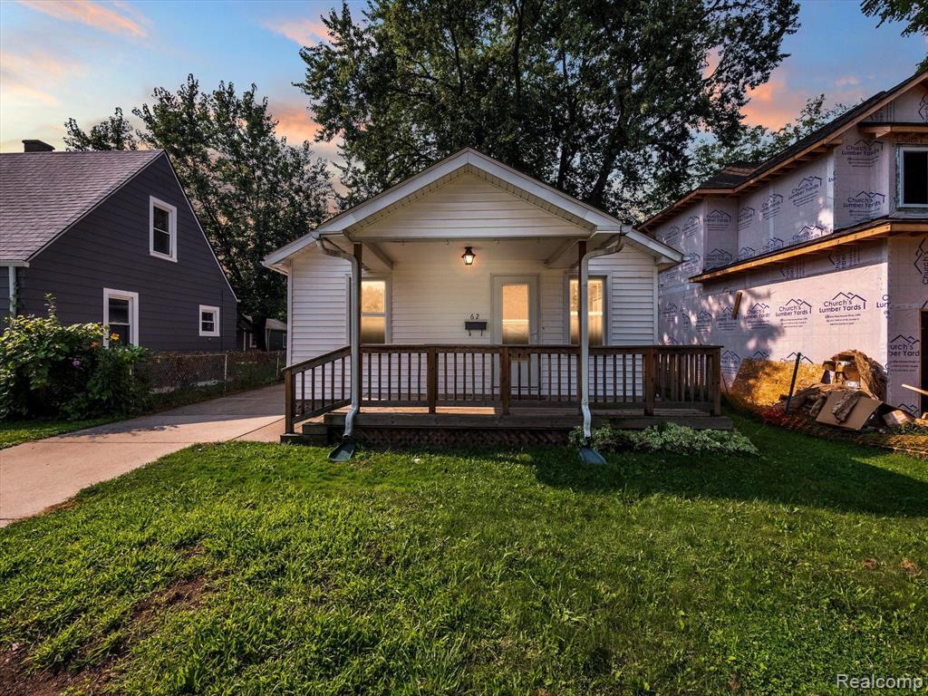Primary Photo - 62 E Brickley Ave
