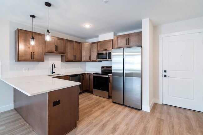 The George - Kitchen - 275 Livingston