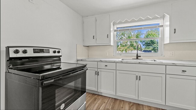 Foto del edificio - COMING SOON! 3 Bed/ 2 bath House!