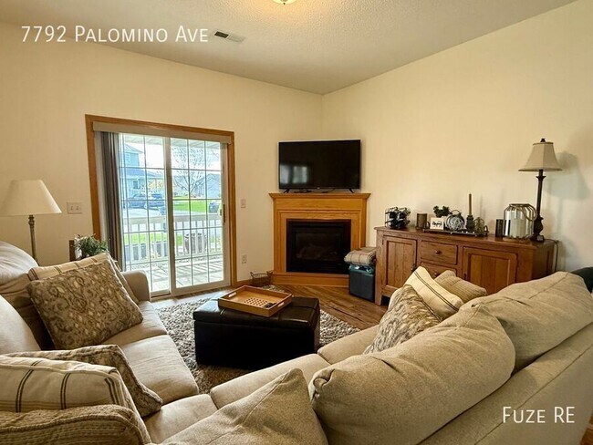 Foto del edificio - 7792 Palomino Ave NE