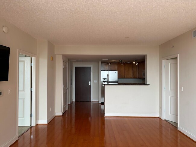 Foto del edificio - 1020 N Highland St