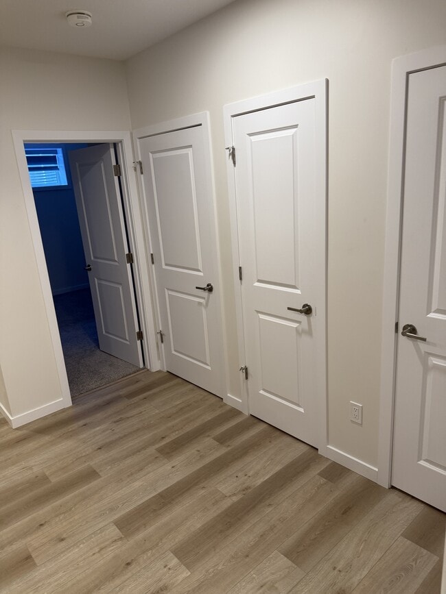 Photo du bâtiment - 12305-12119 119 Ave NW