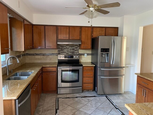 Building Photo - 50 Wertman Ln