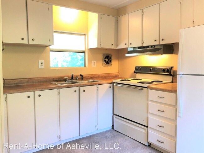 Building Photo - 3 br, 1 bath House - 296 Dix Creek One Rd