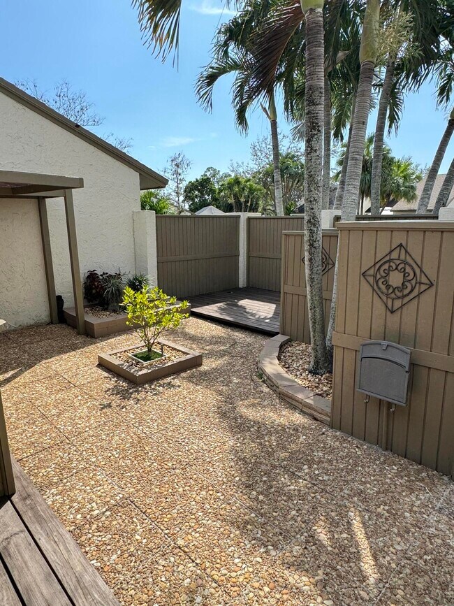Foto del edificio - 12609 Shady Pines Ct